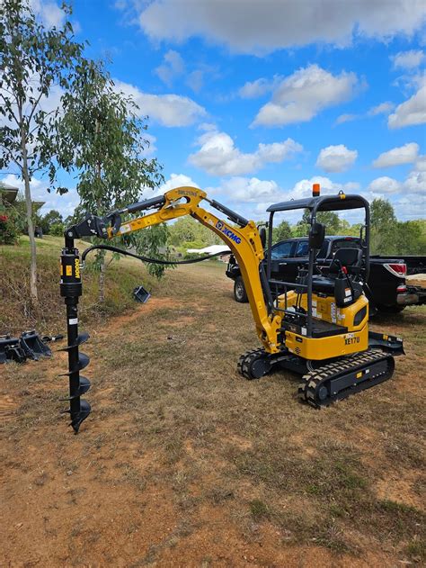 excavator hire gladstone